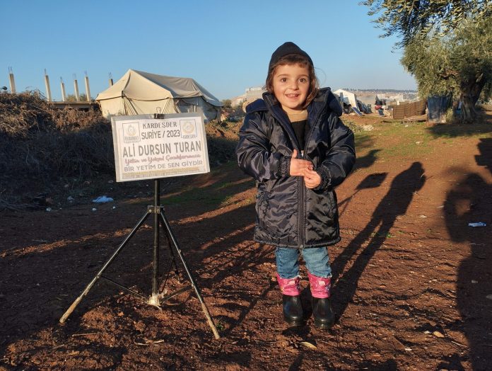 Sen De Bir Yetimimizi Giydirmek Ister Misin