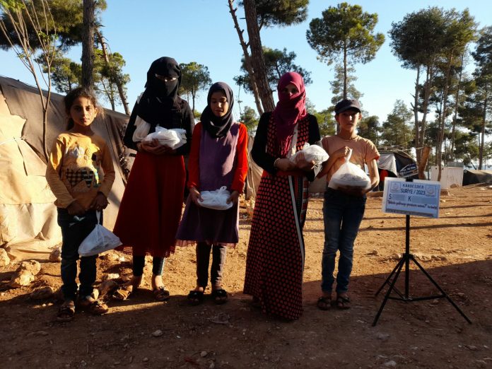 Mazlumlarin Sofralarinda Senin De Bir Yemegin Olsun