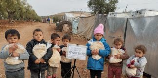 Bu Sogukta Cadirda Kalan Yetimlerimize Ekmek Yardimi