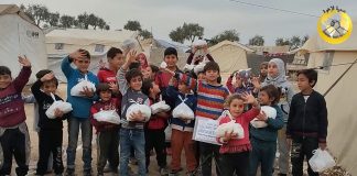 Cadirlarda Kalan Yetim Kardeslerimize Sicak Yemek Dagitimi
