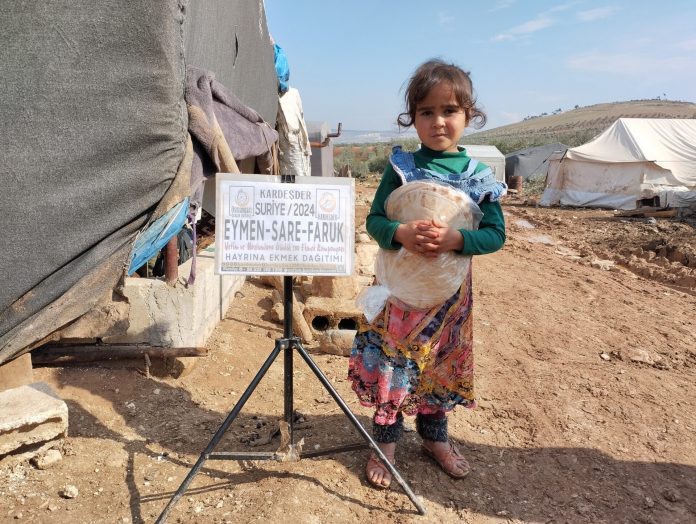 Ekmek Idlib In Yetimleriyle Paylastikca Guzel