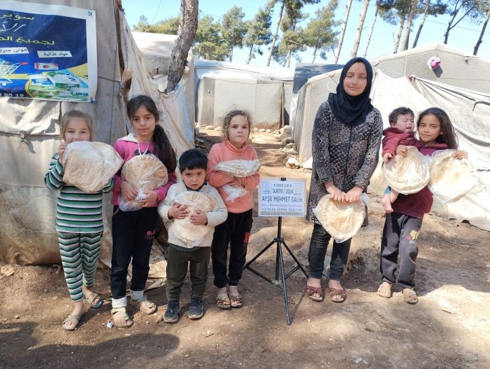 Ekmek Bagislarin Ile Yetim Kardeslerin Ile Iyiligi Paylas