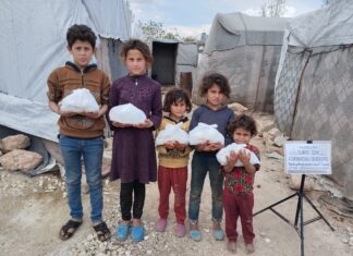 Idlib In Yetimlerine Iftariyelik Yemek Dagitimi