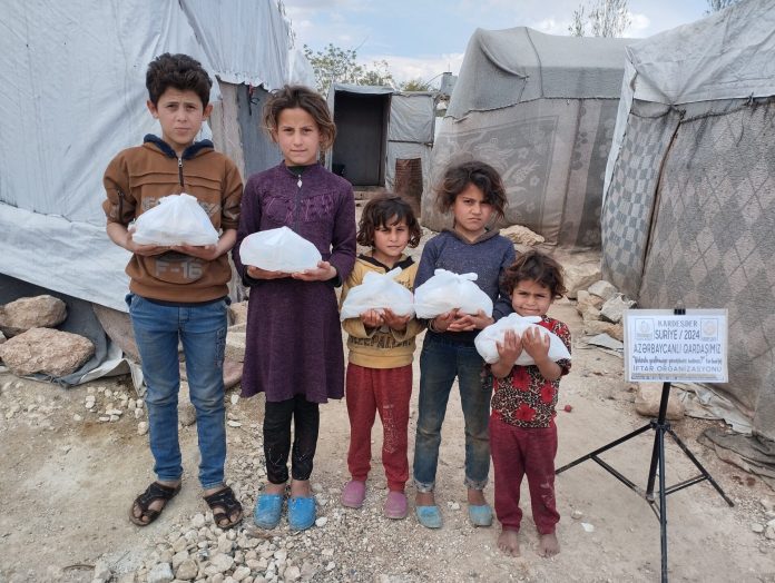 Idlib In Yetimlerine Iftariyelik Yemek Dagitimi