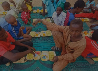 Afrika Daki Yetimlerimize Iftar