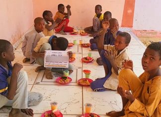 Afrika’da Bir Sofra Kurarak Yetimlerin Sevincini Paylaşabilirsin photo 2025 04 10 14 03 54