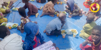 Afrika’da Yetimlere Uzanan Bir İyilik Eli: Yemek İkramı photo_2026-05-28_00-53-18
